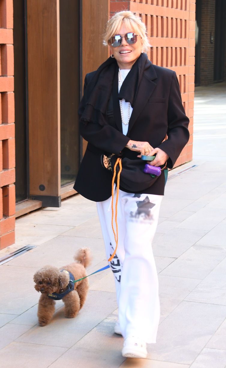 Boğaz manzarası, keyifli bir yürüyüş, şıklık ve dostluk