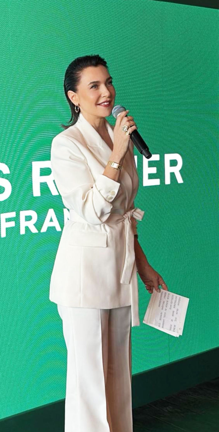 Karavanla yollara düşmek mi, yoksa sahne ışıklarına dönmek?