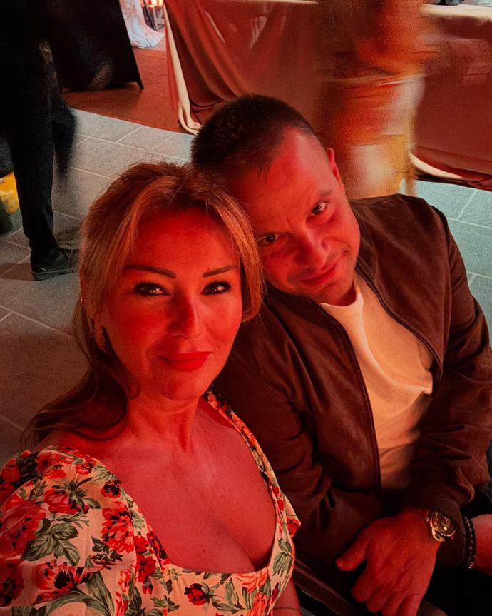 Kafalar çarpıştı, nişan gecesi komediye dönüştü!