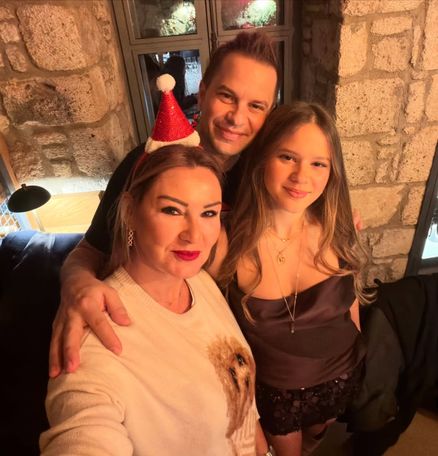 Kaçıklar, nişan gecesi beklenmedik kafa çarpması!