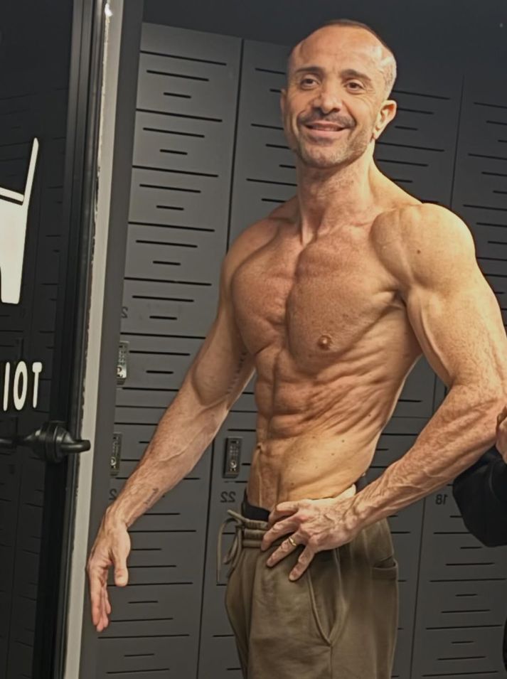 Kaslarla dikkat çeken Okan Kurt'tan ilham verici mesaj