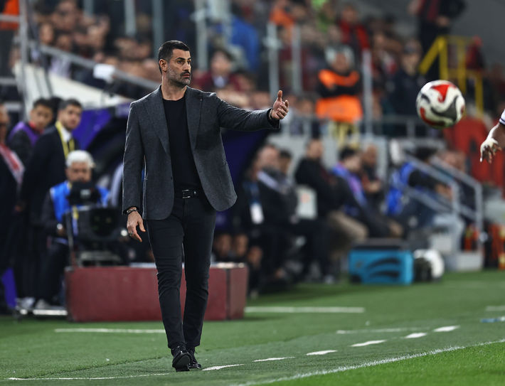 Minik taraftar, babasına tribünden sevgiyle destek oldu