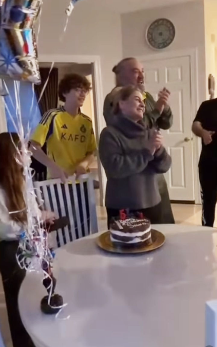 Gözler dolu, anılar sıcak, bir doğum günü anısı