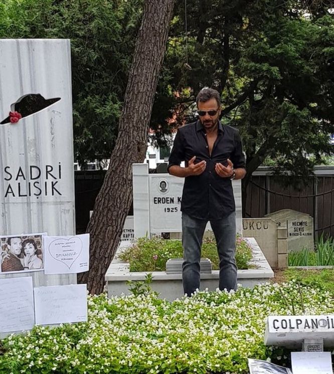 Babasına duygu dolu bir veda, anısı yaşanıyor