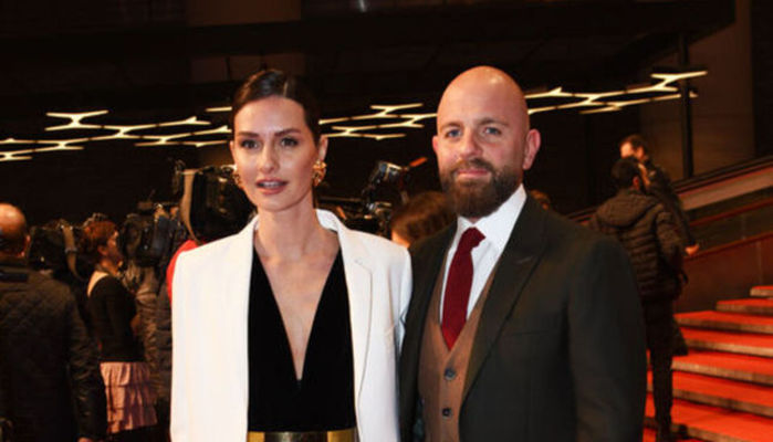 Gülümseyerek uzaklaştı, sorular havada kaldı