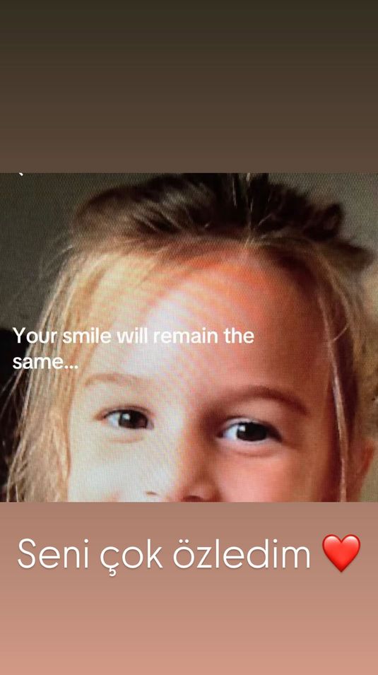 Ayrılık hüznü, gözler doldu, anne kucağı özlemi