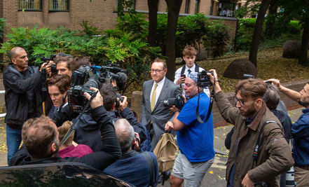 Sessizlik oldu, perde kapandı, yeni bir sayfa açıldı