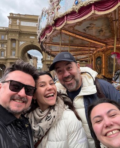 Kanallarda gondol keyfi, aşkla dolu anlar yakalandı