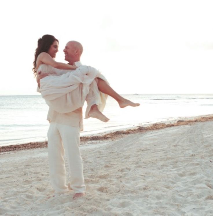 Aşkın izleri, yıllara meydan okuyan bir anı yakaladı