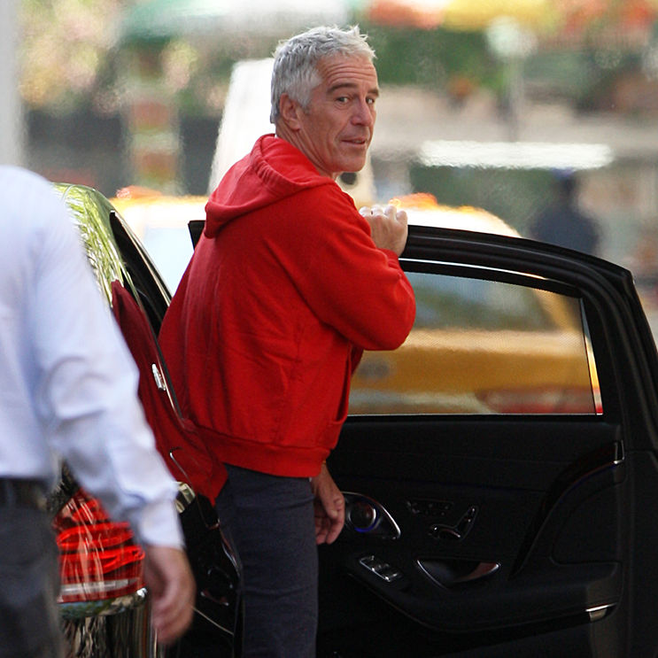 Saçma suçlamalarla mücadele eden adam, kimliğini ispat ediyor