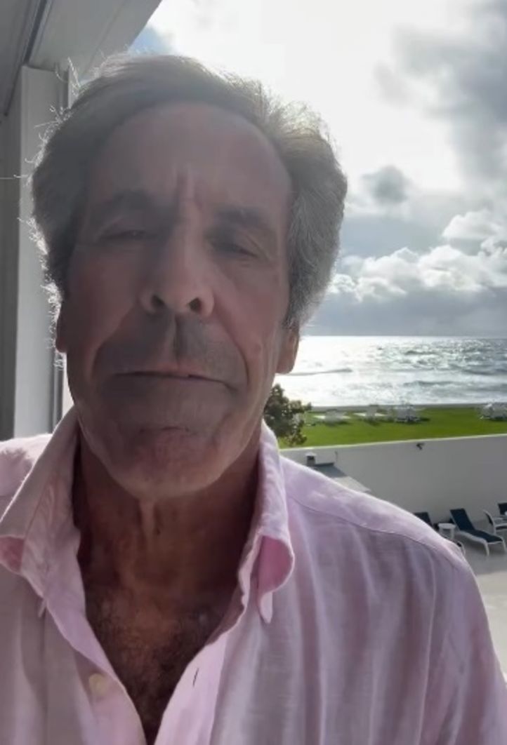 Kimliğini ispatlamaya çalışan adam, tepkilerle mücadele ediyor