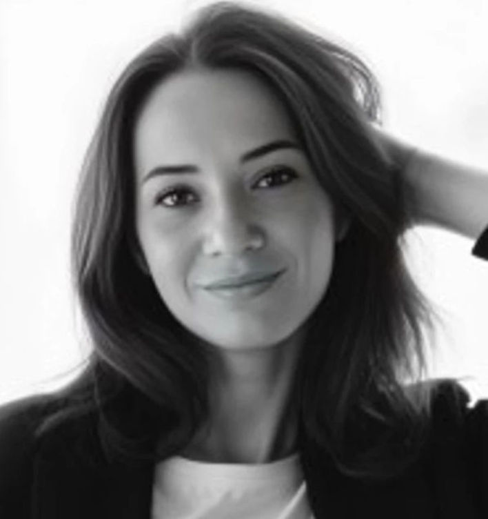 Gülüşler ardında neler saklıydı acaba?