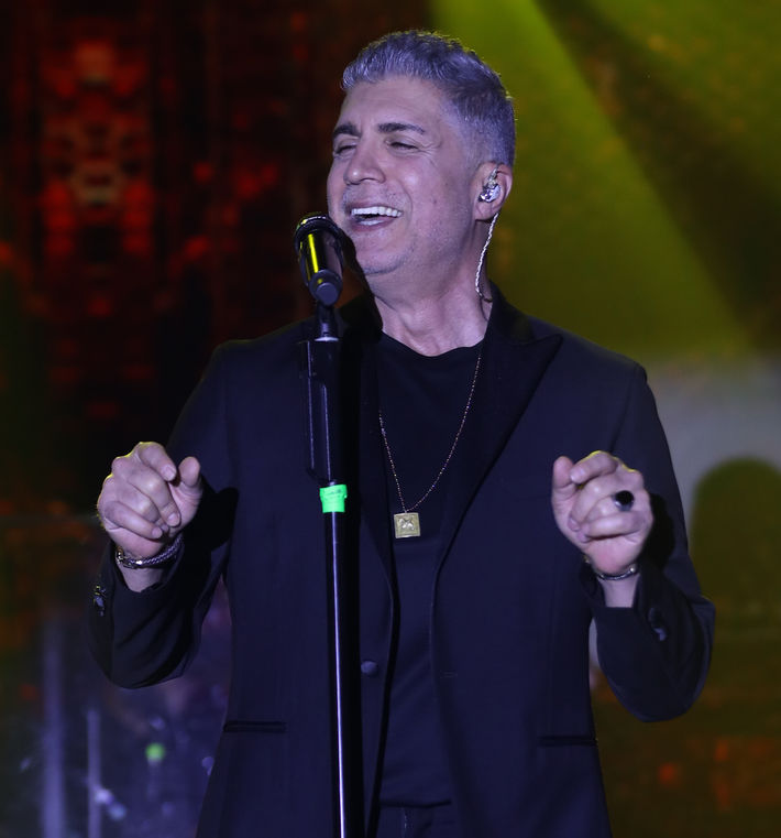 Kıbrıs'ta bayram coşkusu, Özcan Deniz'le doruğa ulaştı!