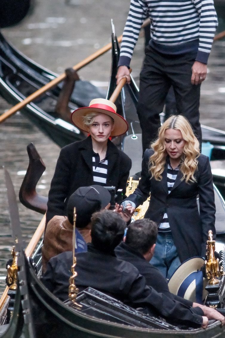 Venedik kanalları, Madonna ve genç partneriyle nostaljik bir anı yakaladı