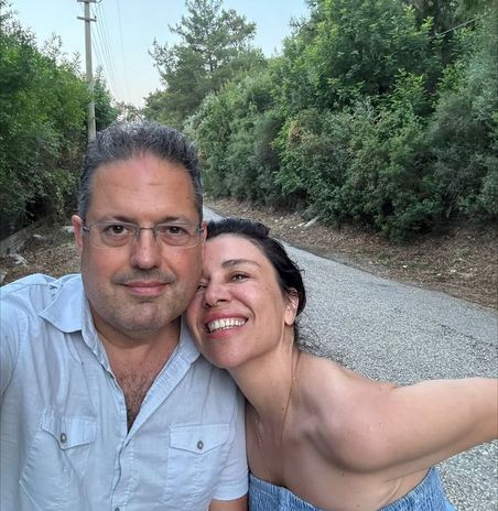 Aşk rüzgarı esiyor, mutluluk kokusu havada