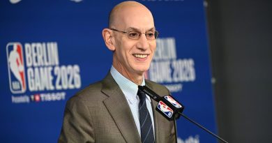 Tepki yoğun, etkinlik donduruldu, Hawks utanç yaşadı