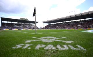 Hamburg'da dev derbi başlıyor, gözler sahada!