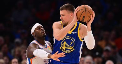 Dev u dönüşü Porzingis ile Warriors'a enerji!