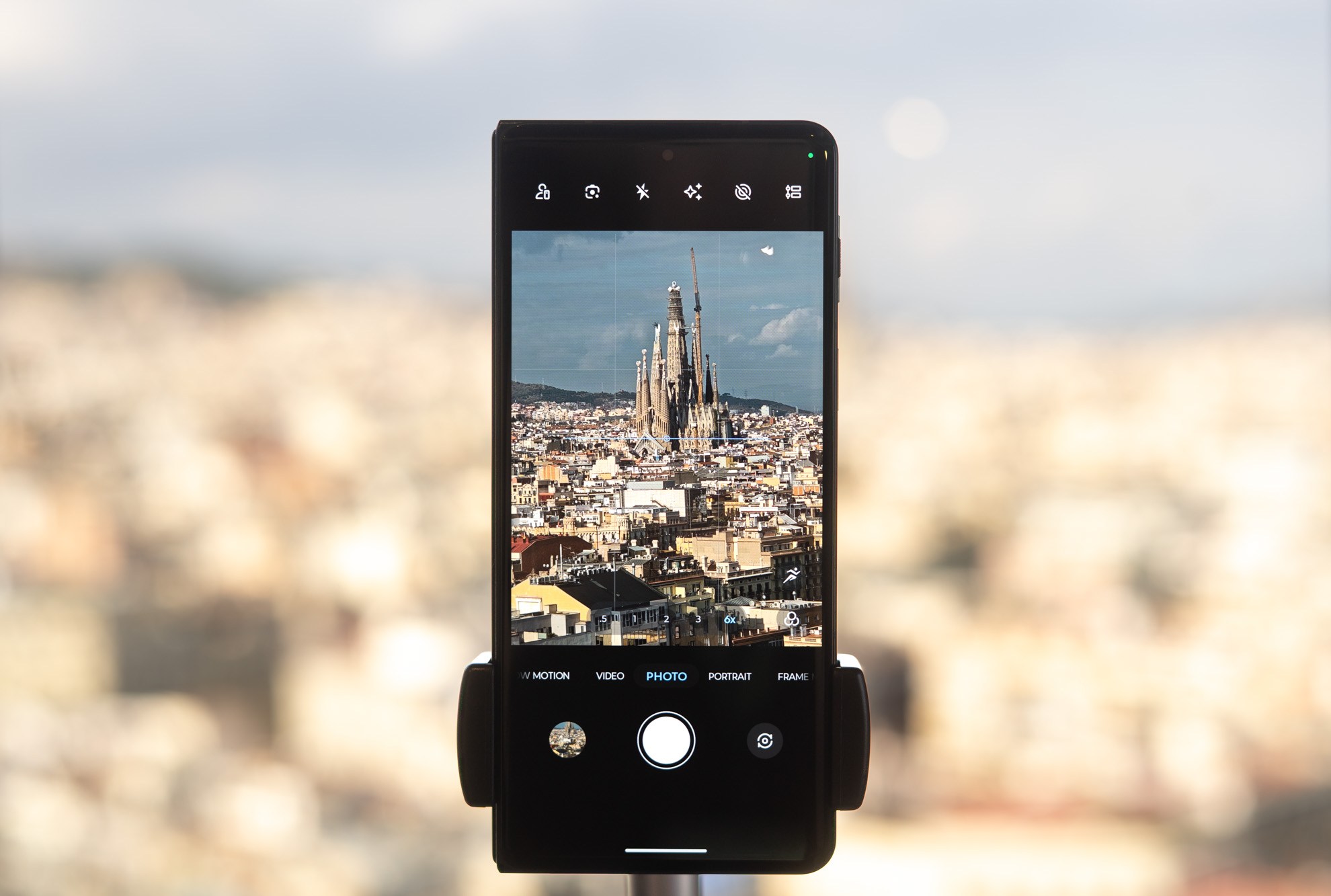 Katlanabilir tasarım, şıklıkla performansı bir araya getiriyor