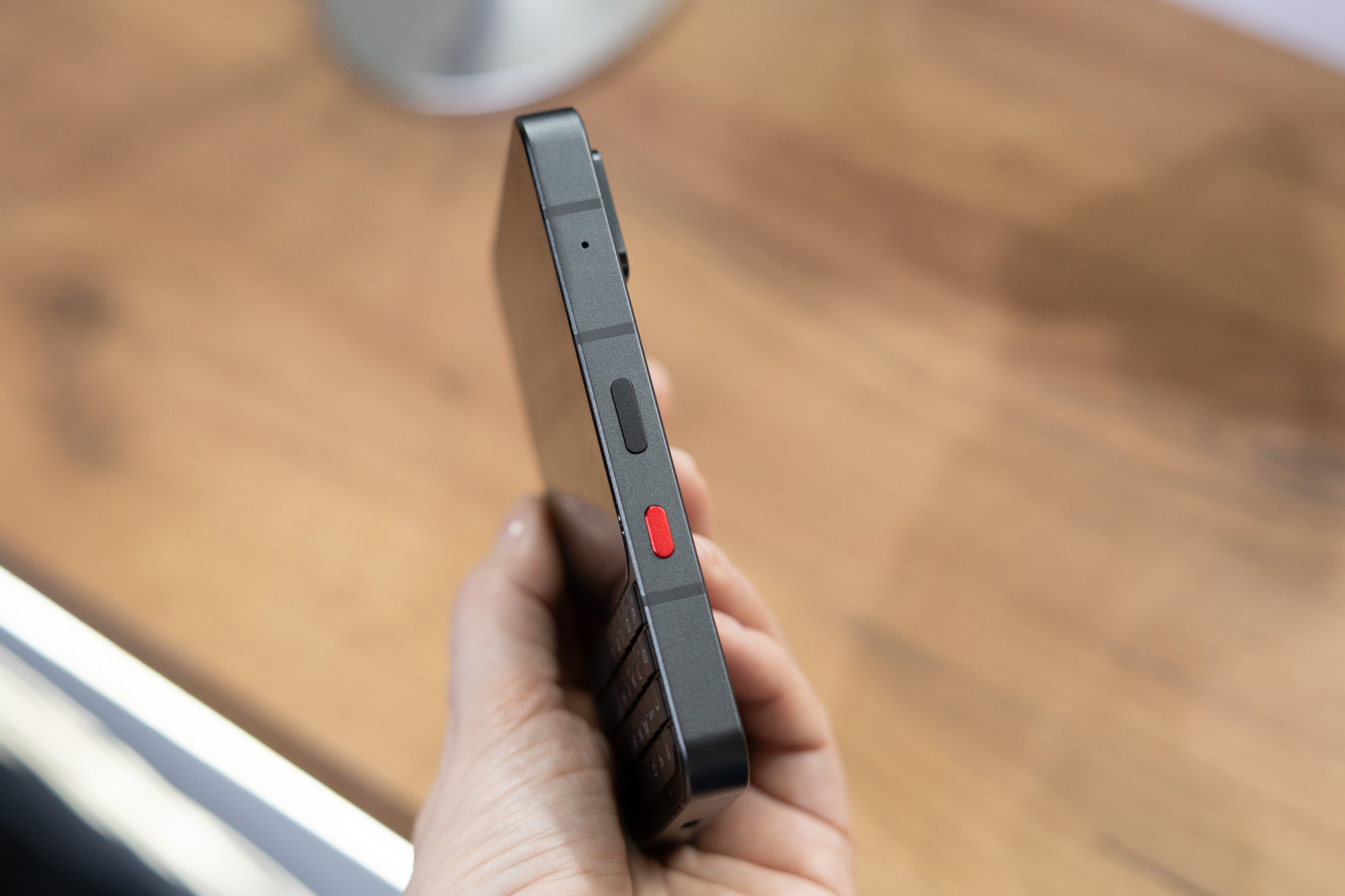 Klavye geri döndü, tasarım nostaljik, performans modern