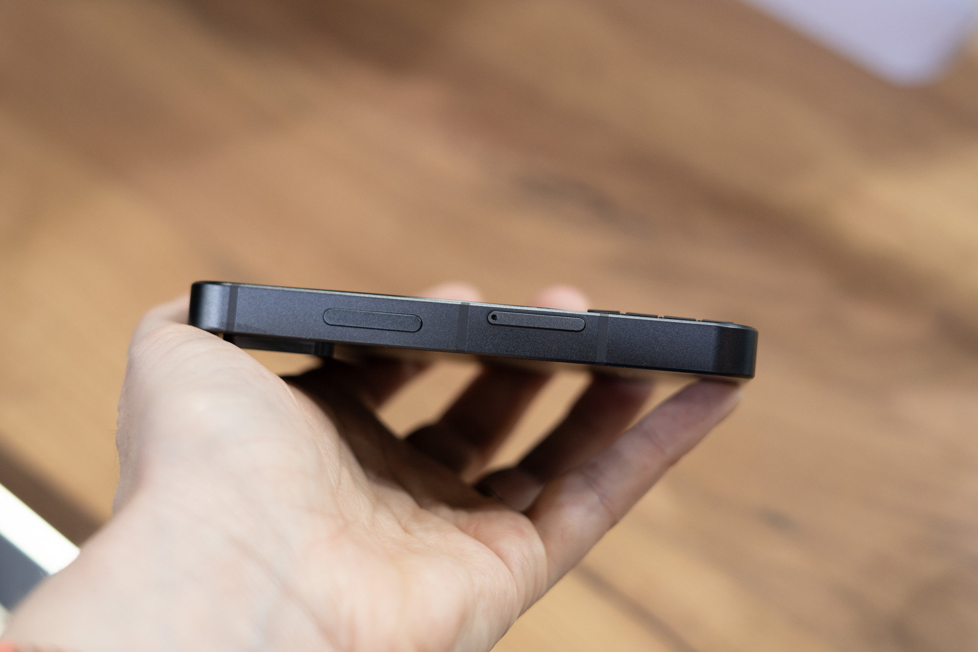 Klavye geri döndü, tasarım nostaljik, telefon yeniden doğdu