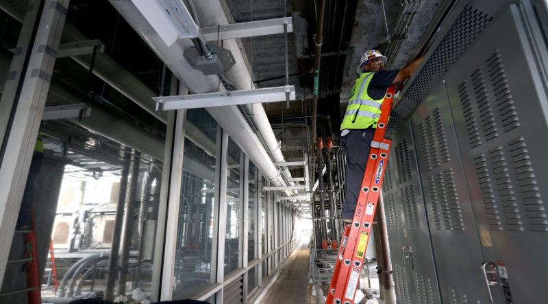 Yapay zeka yükselişi, elektrikçi kıtlığını tetikliyor, kritik bir sorun