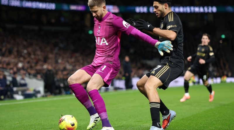 Kalecinin hatası, Tottenham tribünlerinde hayal kırıklığı