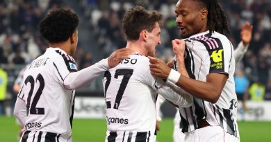 Doğum günü coşkusuyla sahada sevilen bir an!