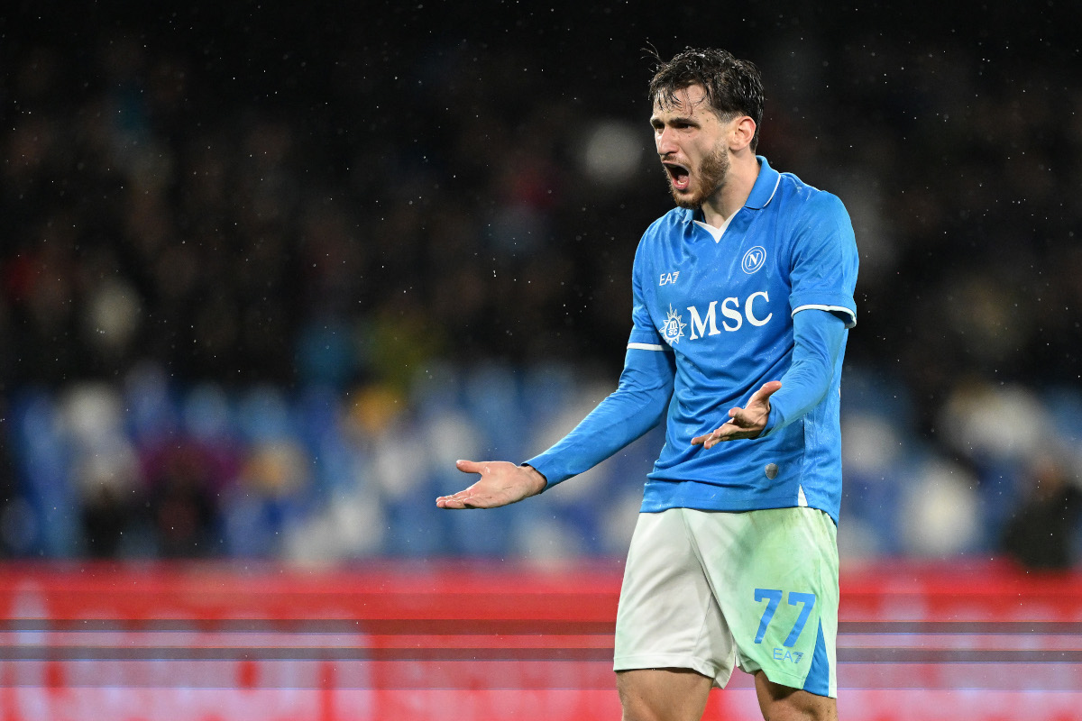 Karanlık bulutlar Napoli üzerinde, umutlar sarsıldı