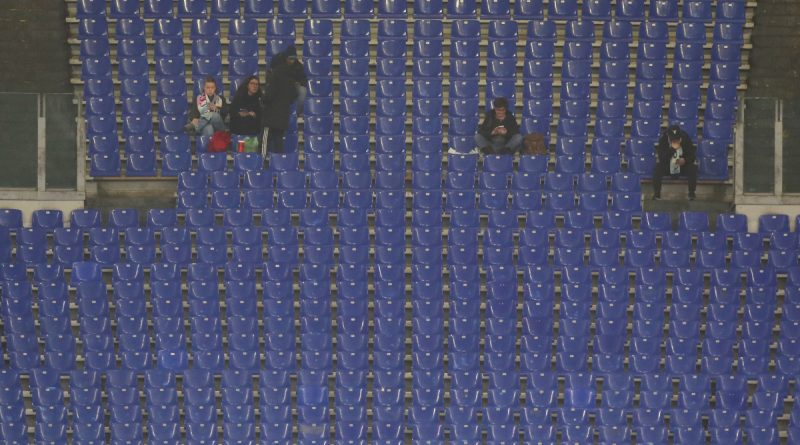 Stad dışı coşku, içeride sessizlik; Lazio direniyor