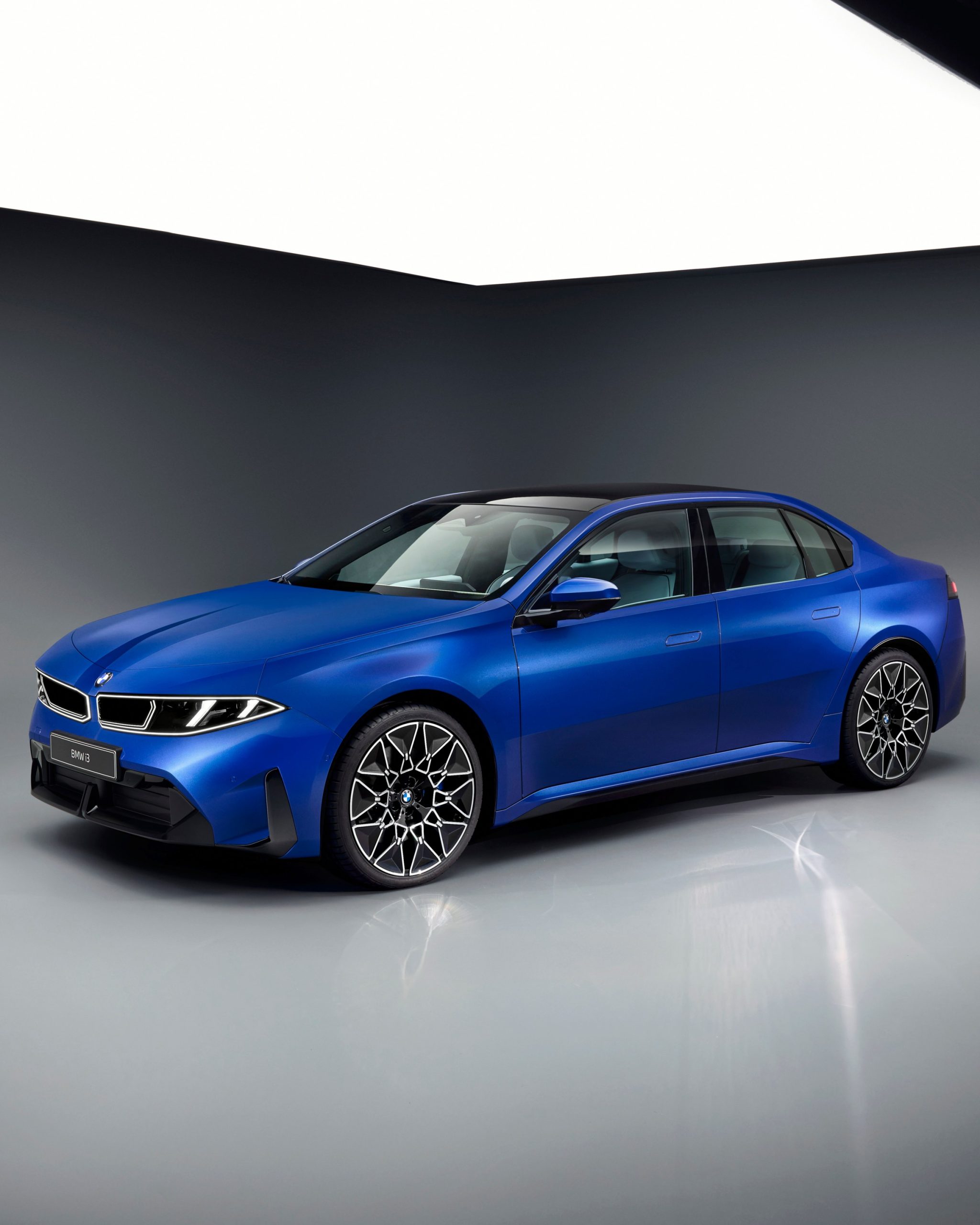 Elektrikli sedan, BMW'den şıklık ve menzil bir arada