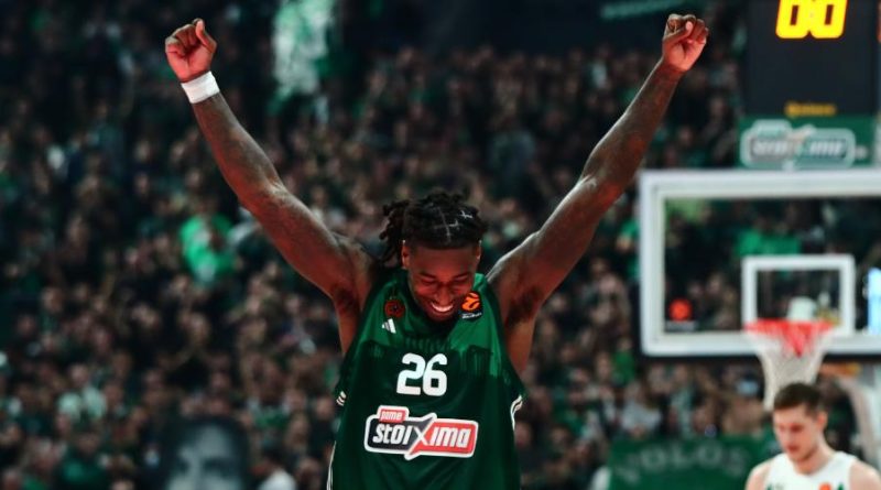 Sakatlıktan dönen yıldız, taraftarın desteğiyle sahayı ısıttı