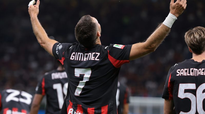 Meksikalı yıldız sahalara dönüyor, Milanlı taraftarlar seviniyor!