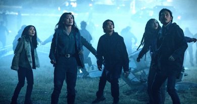 Derinlerdeki canavarlar uyanıyor, evrenin sırrı açığa çıkıyor