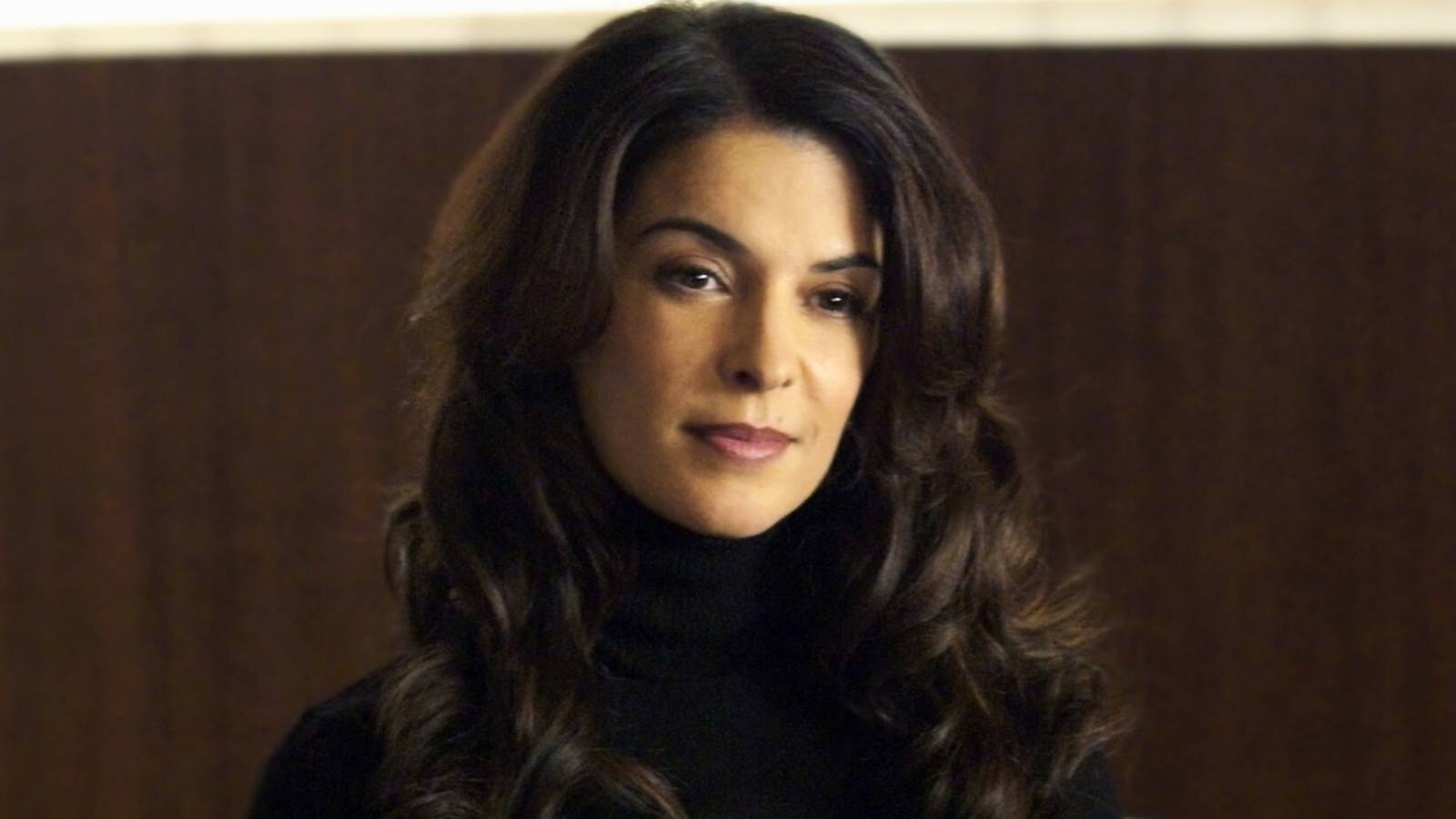 Karanlık aile sırları, suç dünyası, karmaşık karakterler