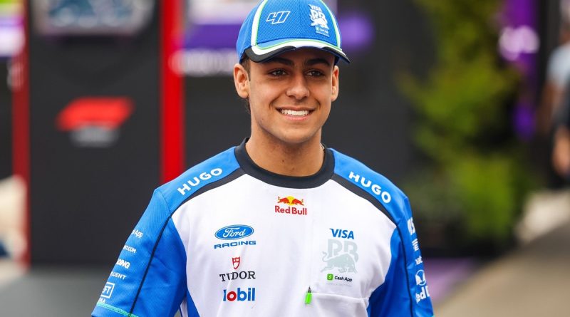 Genç yıldızın ilk yarışı, koleksiyonerler için özel kartta!