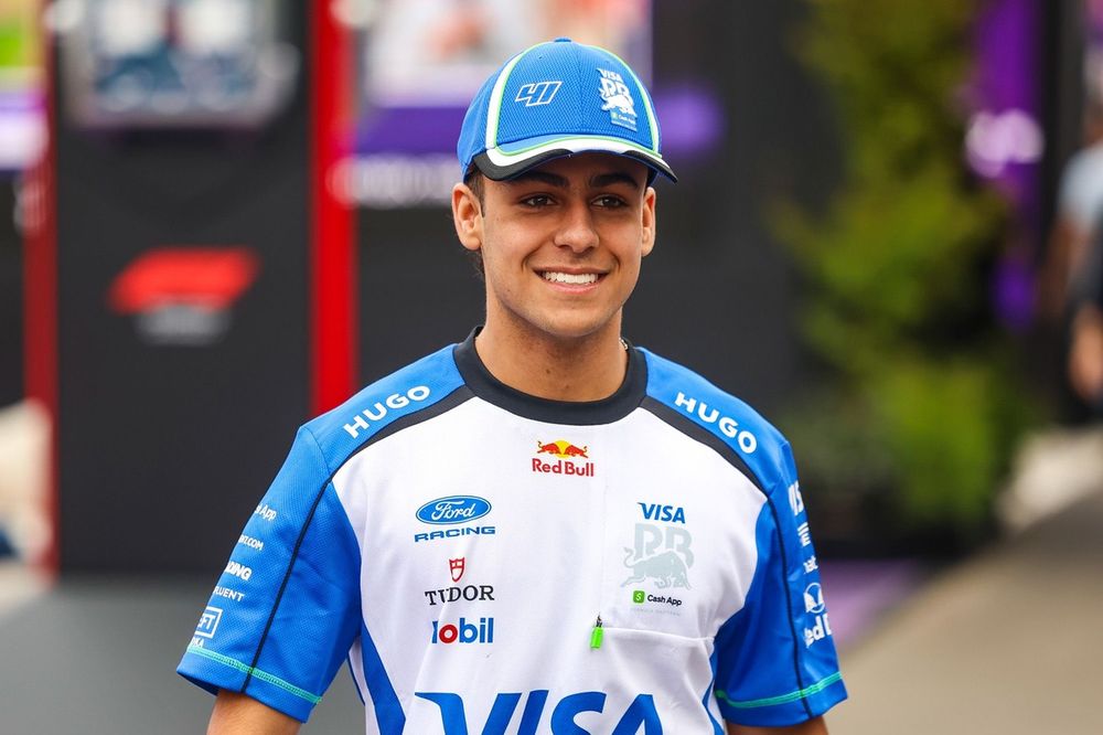 Genç yıldızın ilk yarışı, koleksiyonerler için özel kartta!