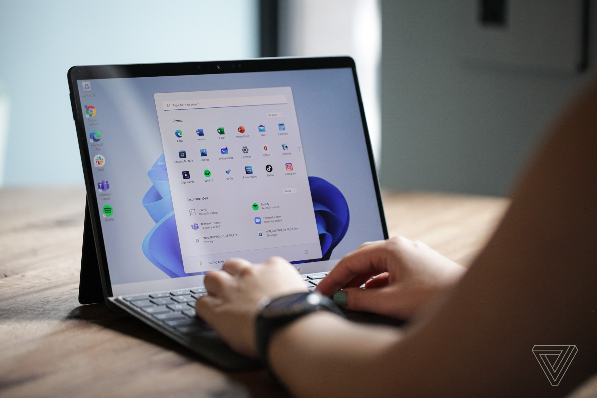 Görev çubuğu özgürleşti, ekranı kişiselleştir!