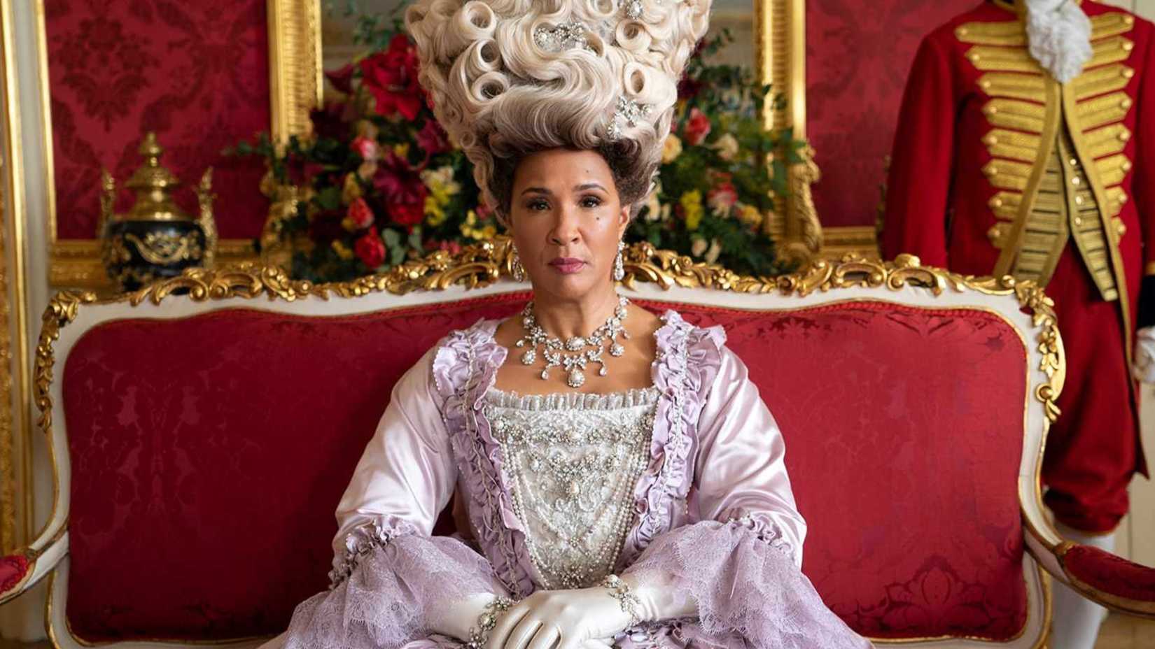 Dönem aşkları, ihtişamlı balolar, entrika dolu saraylar