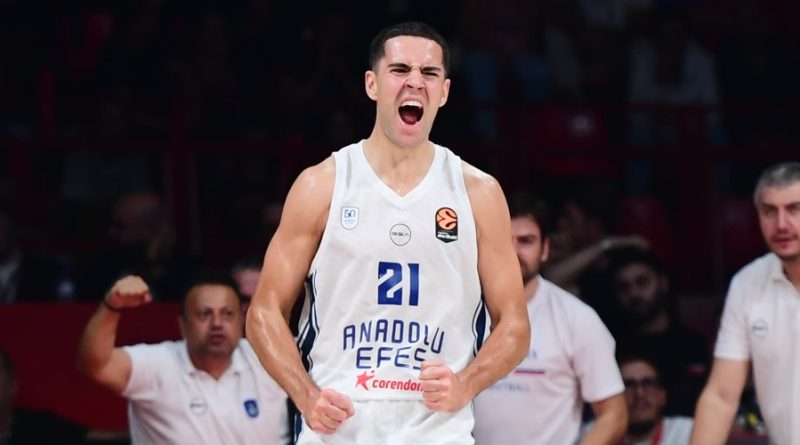 Son saniye basketiyle Efes şoku yaşattı!