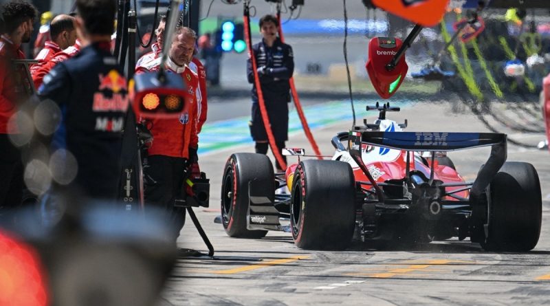 Dönen kanat kısa sürdü, pistte dikkatleri topladı