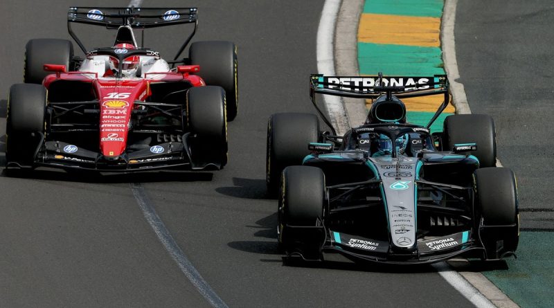 Kırmızı at yarışı, pistte yükseliş rüzgarı esti