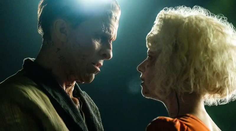 Gotik dehşet, beklenmedik dönüşümler, karanlık bir masal