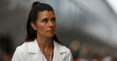 Yeni sayfa çevrilirken, pistten ekrana geçiş