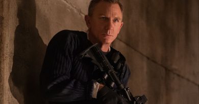 Gizemli bakışlar, zekâ ve karizma ile dolu bir dünya