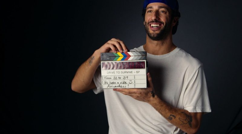 Mizahla gülümseme, spikerin memlere cevabı tam gaz!