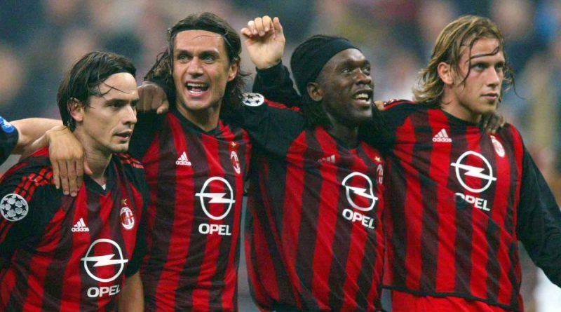 Efsane Maldini, genç yeteneği özel formayla onurlandırdı!