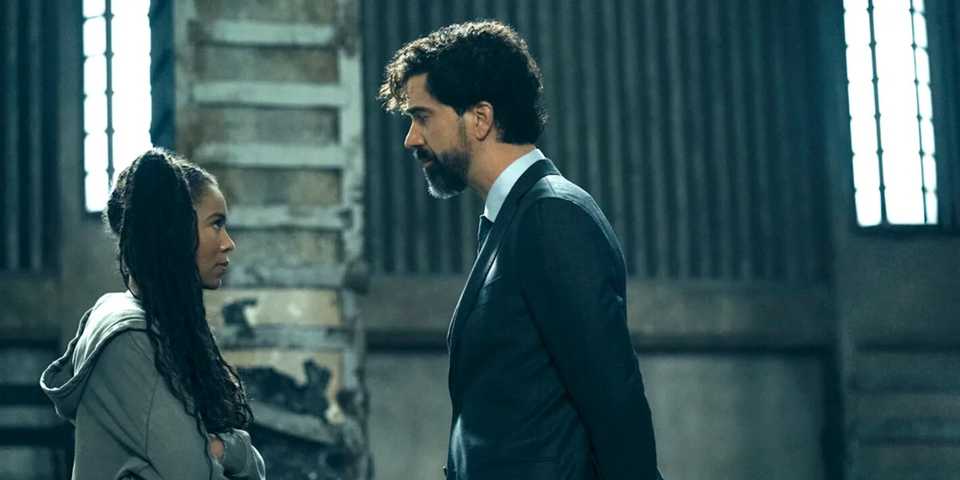 Süper kahramanlar yeni nesille buluşuyor, aksiyon dorukta