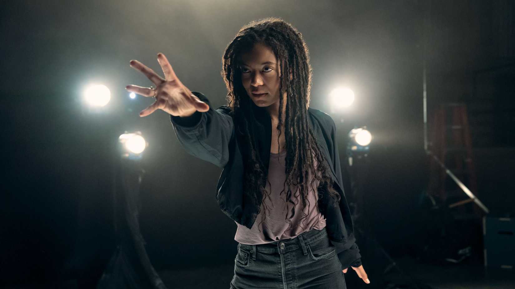 Süper kahramanlar yeni nesille buluşuyor, aksiyon dorukta