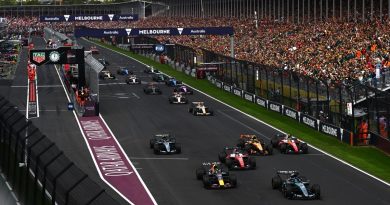 Start anında ince bir hareket, dikkatleri üzerine çekti